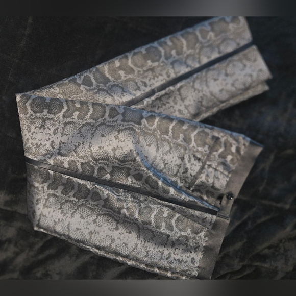 Express Slim Fit Snake Print Suit Jacket & Pants Set β 34x34 Pants - Picture 5 of 6